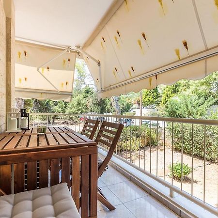 Elegant Apartment W Great Balcony In Vouliagmeni Atenas Exterior foto